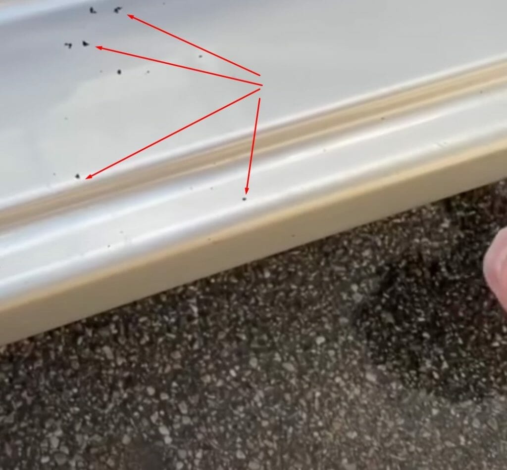 Tjære på bilens paneler