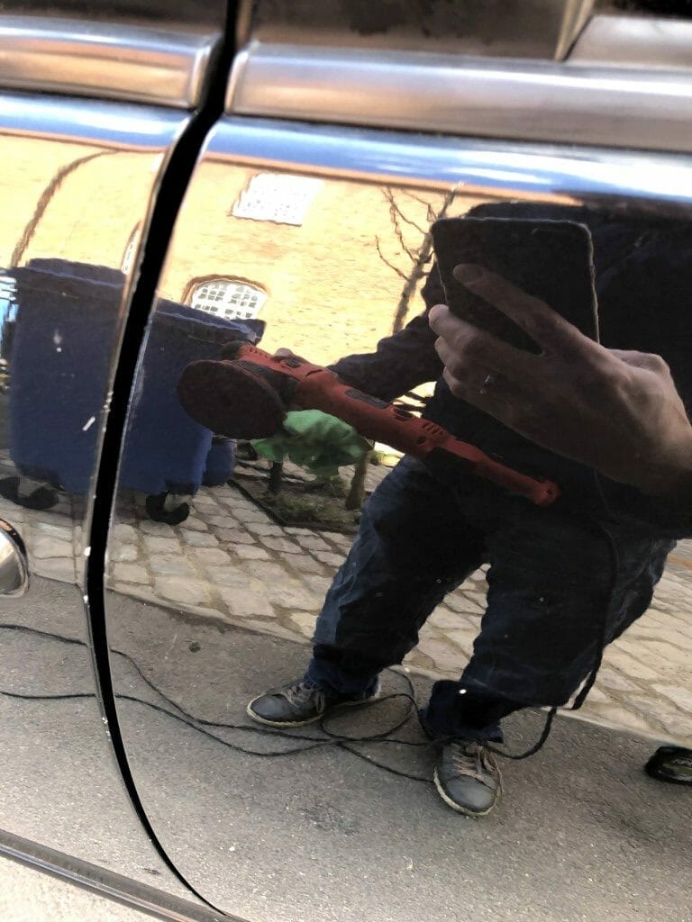 detalje ved dør efter polering (Medium) detalje ved dør efter polering