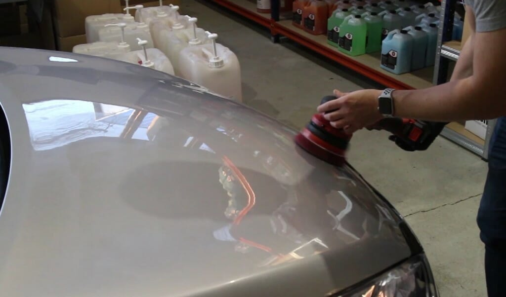 Polering af området Polering af området