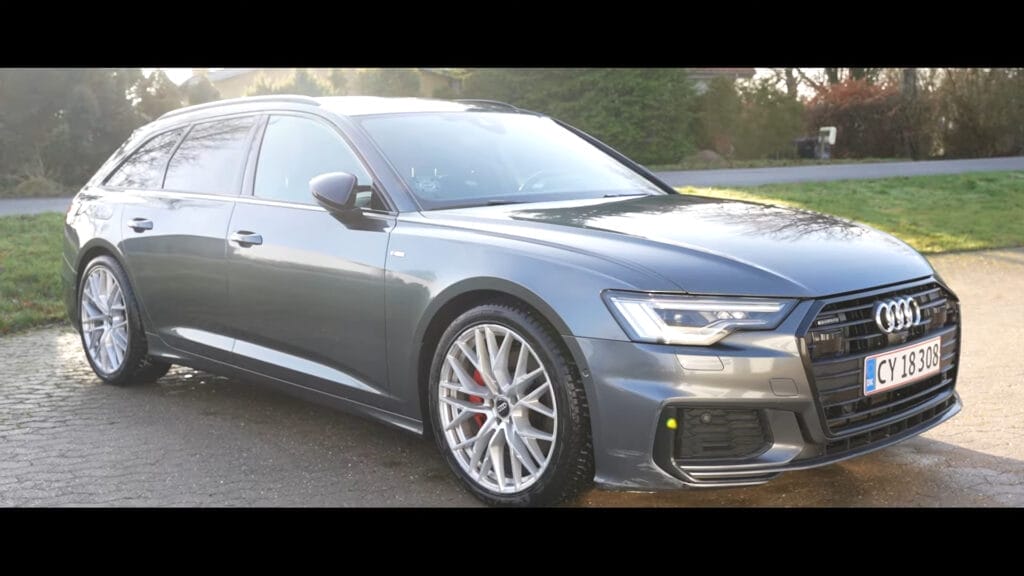 Nyvasket bil står flot Nyvasket bil står flot